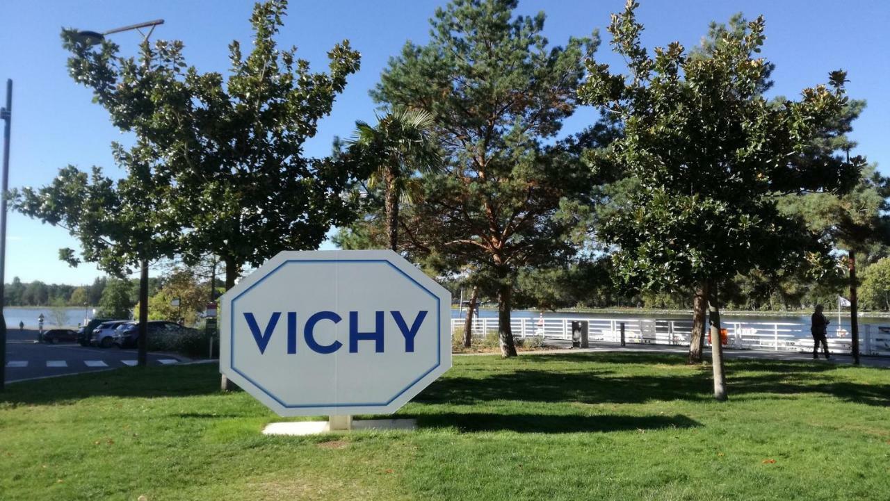 Suite Hauteurs De Vichy Creuzier-le-Vieux Exterior photo